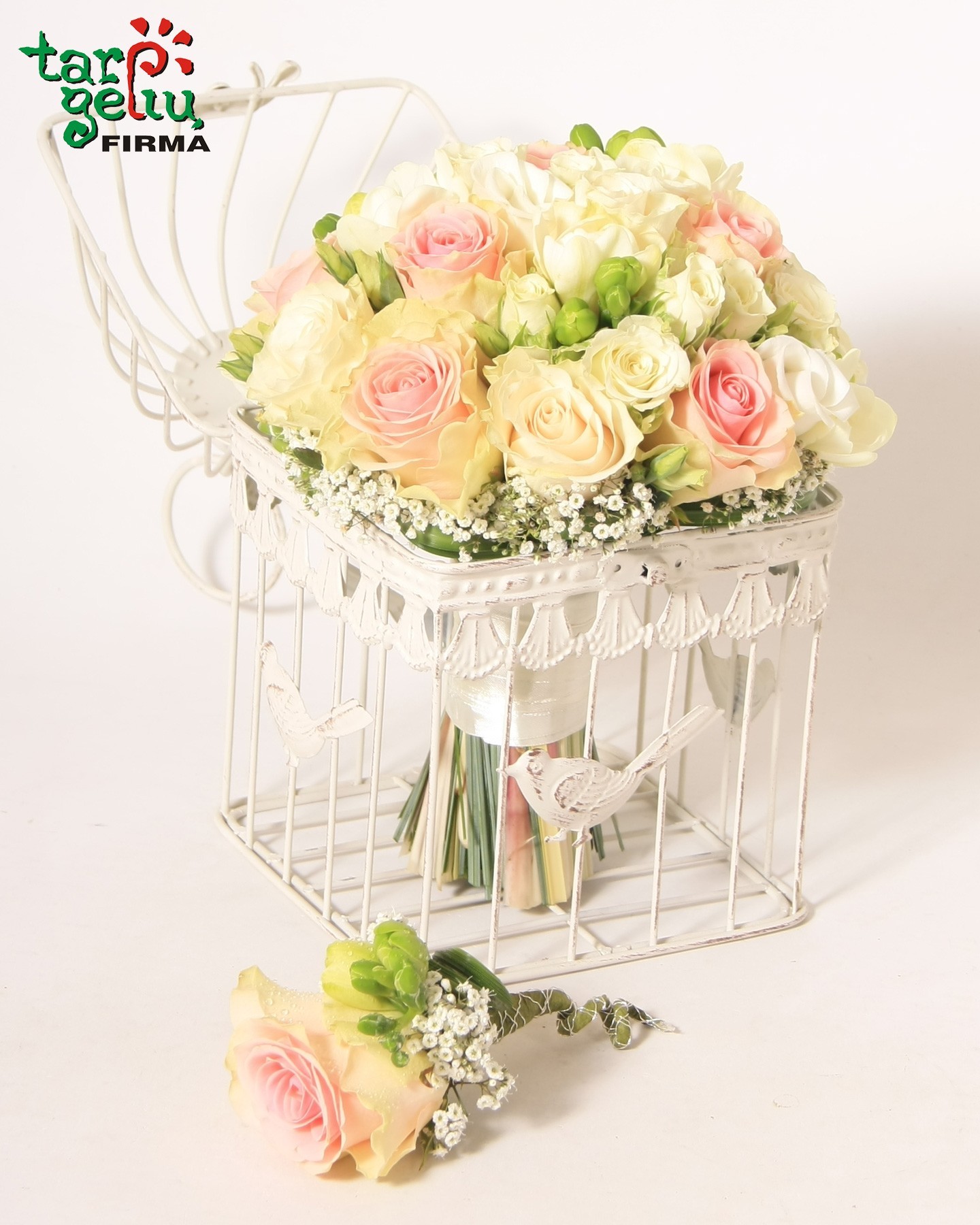 Wedding bouquet of roses