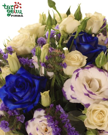 Цветы в синей коробке