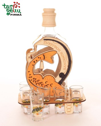 Grafinas su stikliukais...