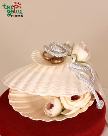 Žiedų pagalvėlė "Kriauklė"