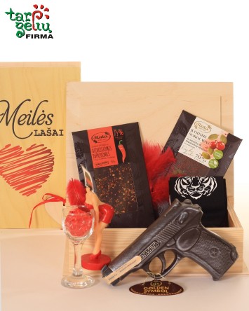 "Meilėje, kaip kare..."