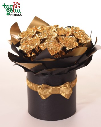 Box with golden roses