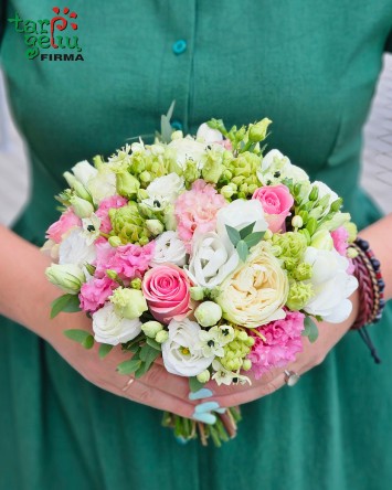 Rožinių atspalvių nuotakos...