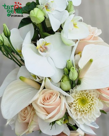 Elegantiška pailga puokštė nuotakai