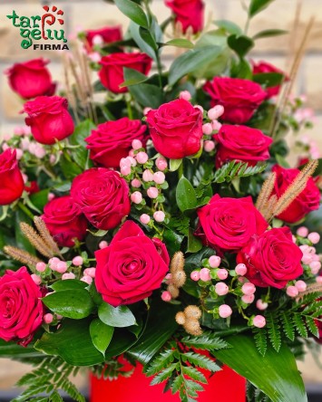 Arrangements of Red Roses